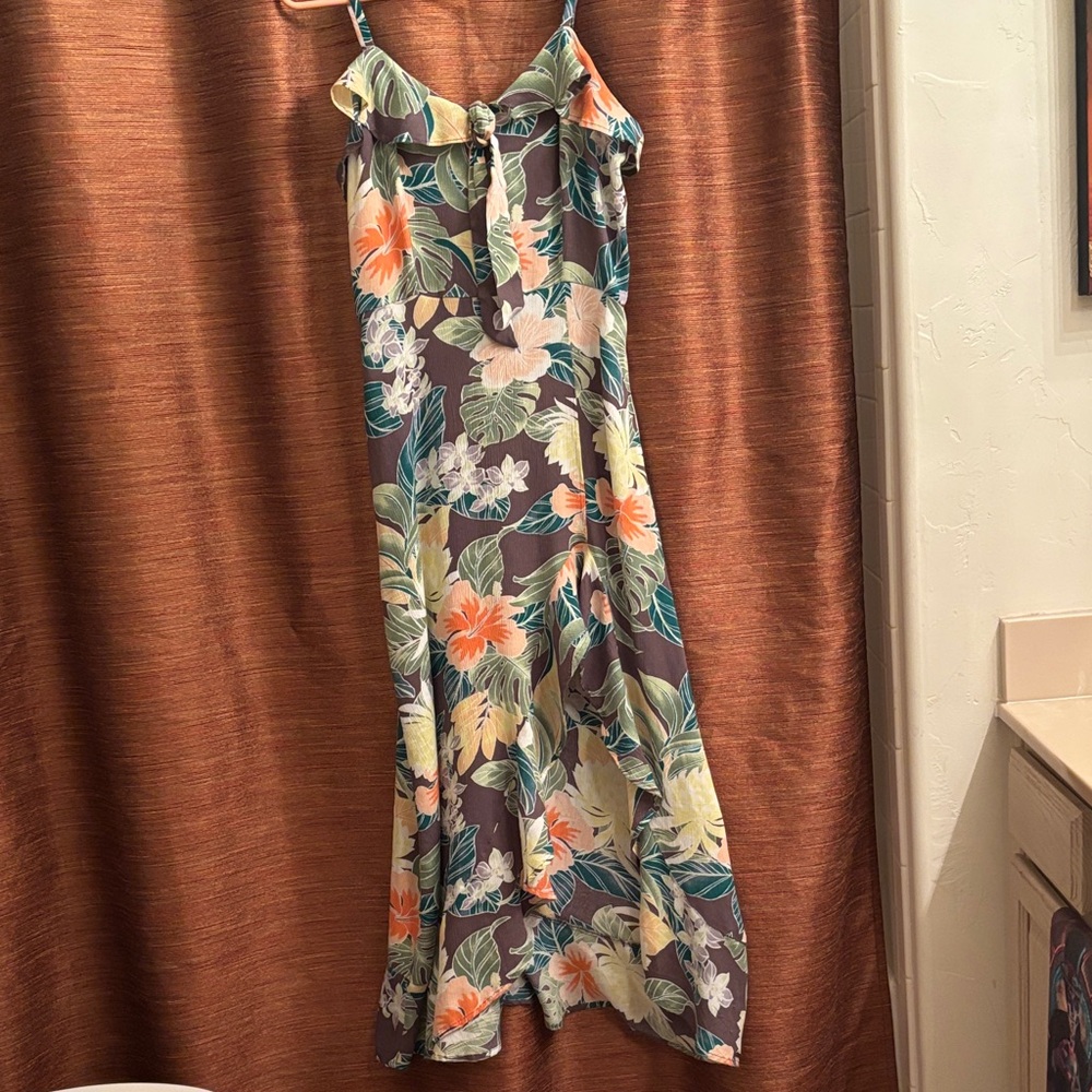 Gray flowered (peach/coral/yellow/teal/green) Maxi. Neckline & slit ruffles.